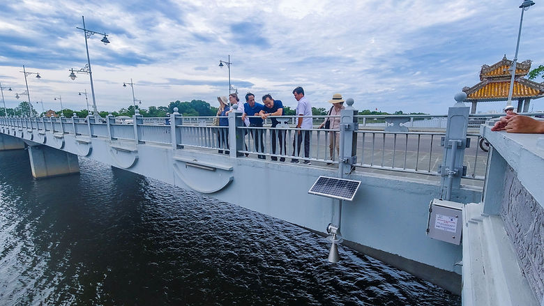 Photo: Da Vien bridge river gauge in Hue City, Viet Nam. Credit: ISET-International, Vietnam Office